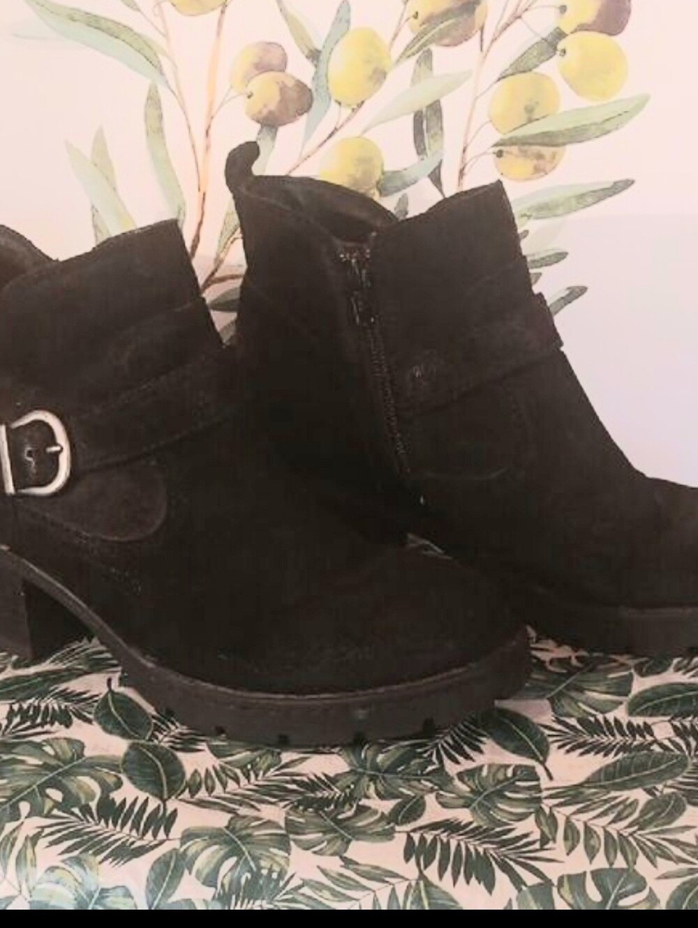 Born Booties. Bikercore. Country.